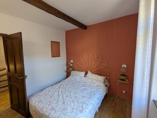 Maison de village 2 chambres et VASTE REMISE