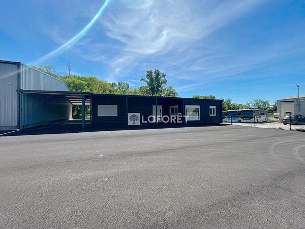 Location local commercial près de NYONS - 147 m² - 1 600 €/mois