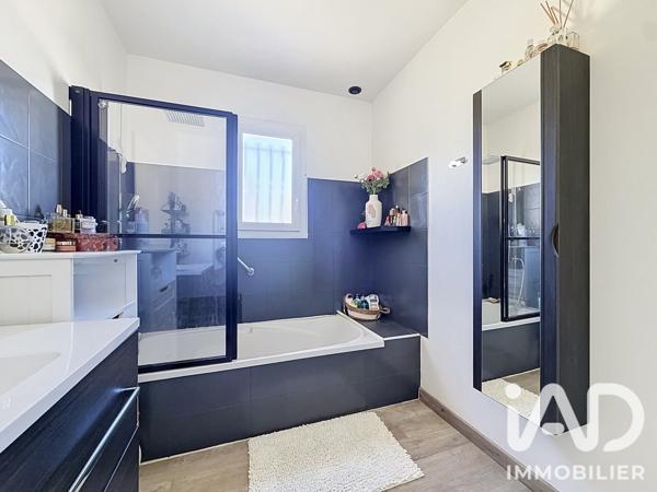 Maison à vendre 4 pièces 90 m² Saint-Julien-les-Rosiers