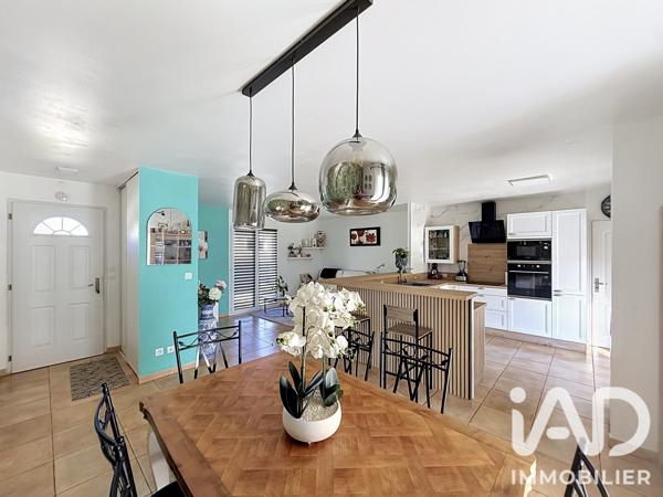 Maison à vendre 4 pièces 90 m² Saint-Julien-les-Rosiers