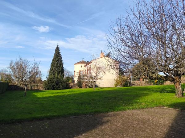 Terrain  constructible Saint Jean Bonnefonds 1350 m2