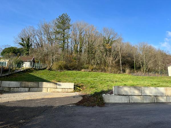 Achat terrain près de Lons-le-Saunier - 1014 m² - 95 000 €