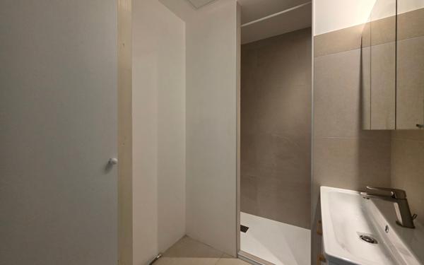 Appartement à vendre    3 pièces • 46 m2 Montélimar