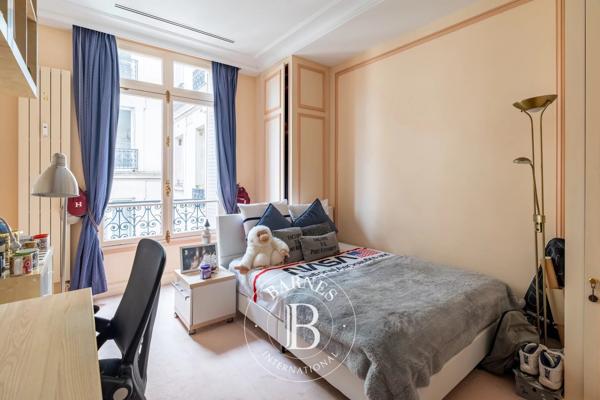 Paris 16ème, Appartement 4 Chambres -  252 m² à vendre