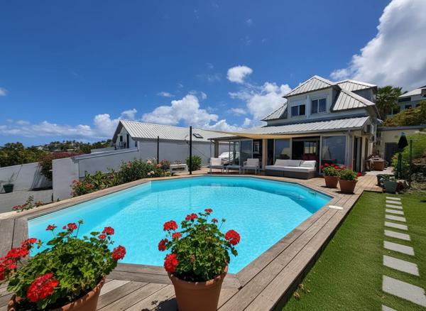 VILLA VUE MER + DÉPENDANCE À SAINT-GILLES LES BAINS