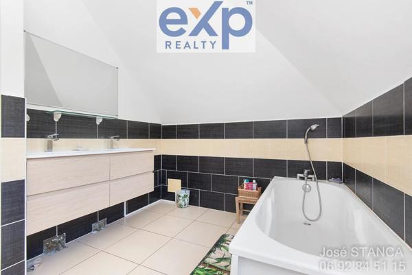 VILLA VUE MER + DÉPENDANCE À SAINT-GILLES LES BAINS