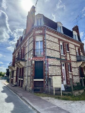 Immeuble à vendre 17 pièces de 328 m²