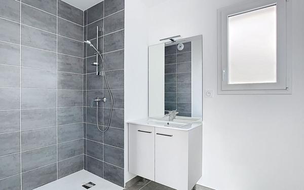 Appartement à vendre    3 pièces • 79,90 m2 Tournon-sur-Rhône