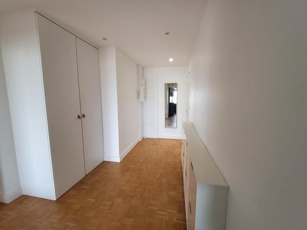 Appartement T5 familial, pratique, fonctionnel, bien agencé avec vue imprenable sur Paris !