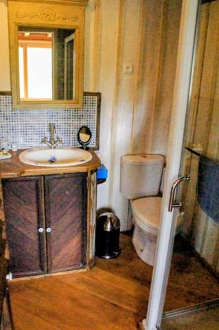 Chalet en bois niché dans la nature et sa dépendance a seulement 20 min de Bergerac