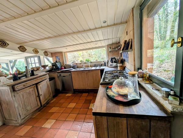 Chalet en bois niché dans la nature et sa dépendance a seulement 20 min de Bergerac