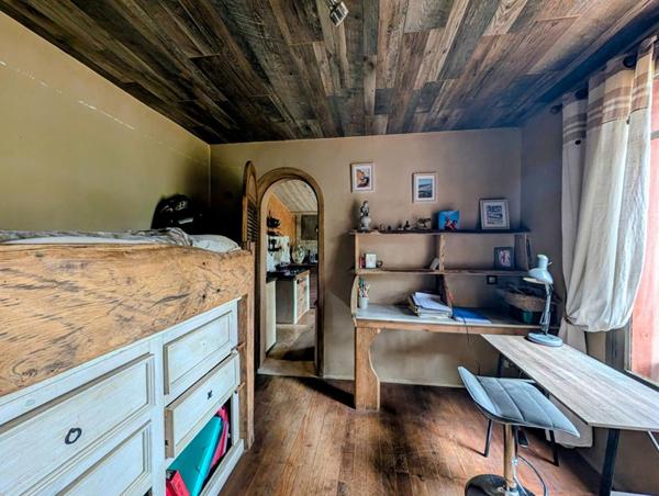 Chalet en bois niché dans la nature et sa dépendance a seulement 20 min de Bergerac