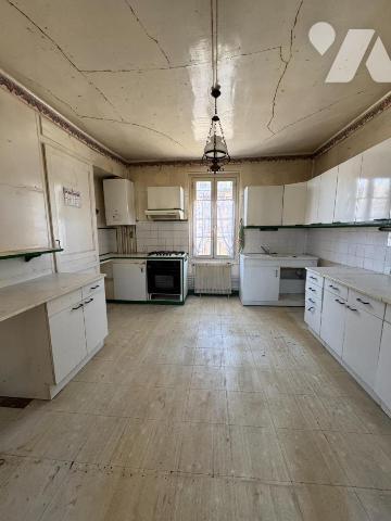 ROUEN - Place Beauvoisine