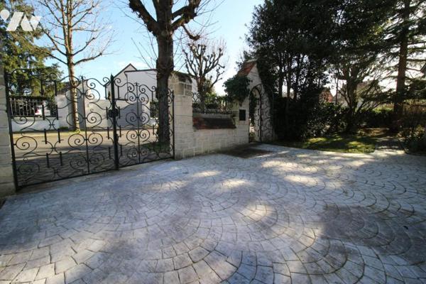 MAISON A VENDRE LE VAL ROGER (LE PLESSIS TREVISE - 94))
