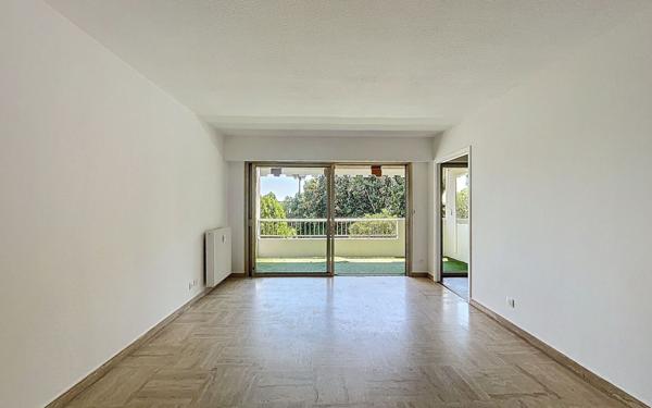 Appartement à louer    1 pièce •  Cannes