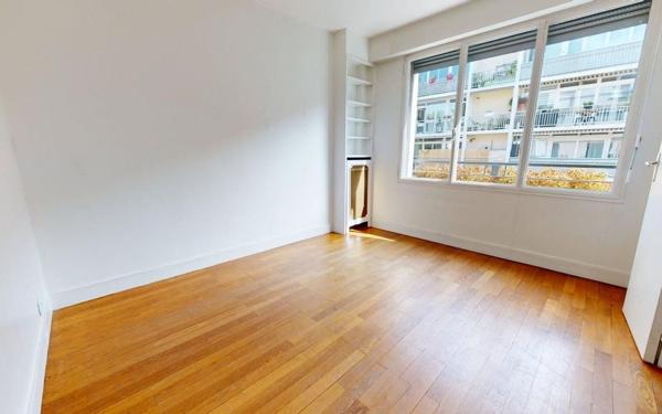 Appartement à vendre    3 pièces • 61,86 m2 Courbevoie