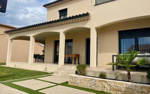 Maison à vendre    5 pièces •  Saint-Paul-Trois-Châteaux