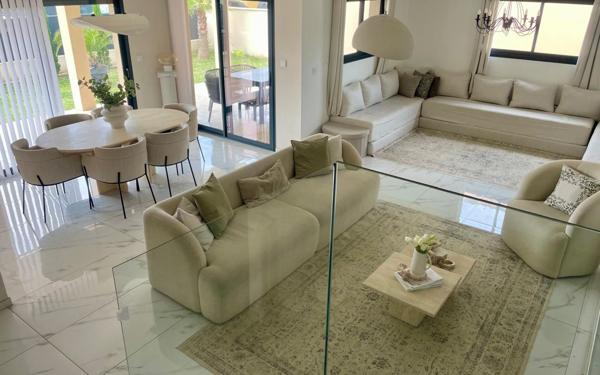 Maison à vendre    5 pièces •  Saint-Paul-Trois-Châteaux