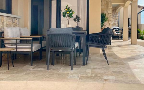 Maison à vendre    5 pièces •  Saint-Paul-Trois-Châteaux