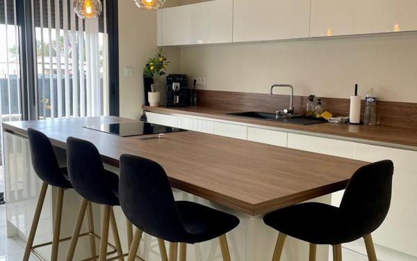 Maison à vendre    5 pièces •  Saint-Paul-Trois-Châteaux