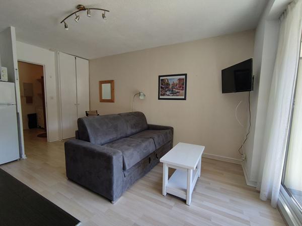 Studio meublé rez de jardin - Les Manettes 3