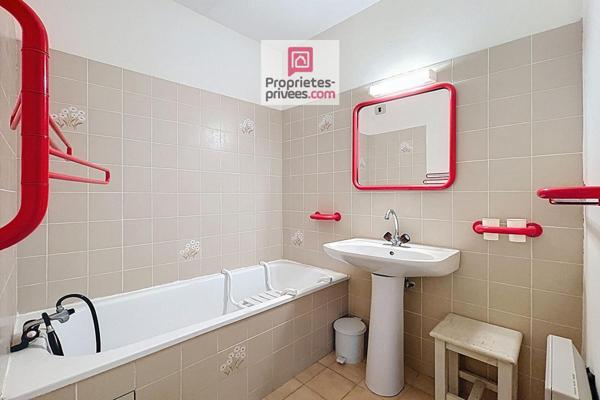 Studio meublé avec terrasse dans résidence sécurisée