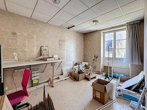 IMMEUBLE Martigne Briand 4 pièce(s)