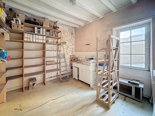 IMMEUBLE Martigne Briand 4 pièce(s)