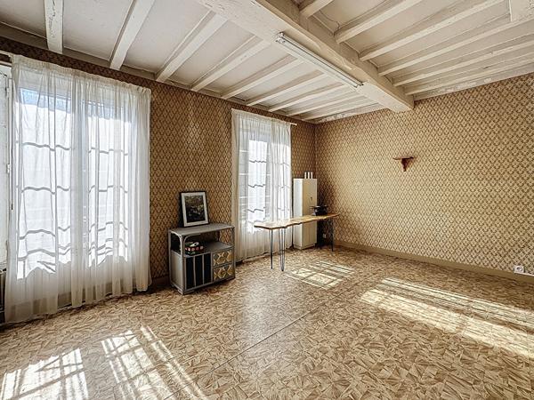 IMMEUBLE Martigne Briand 4 pièce(s)