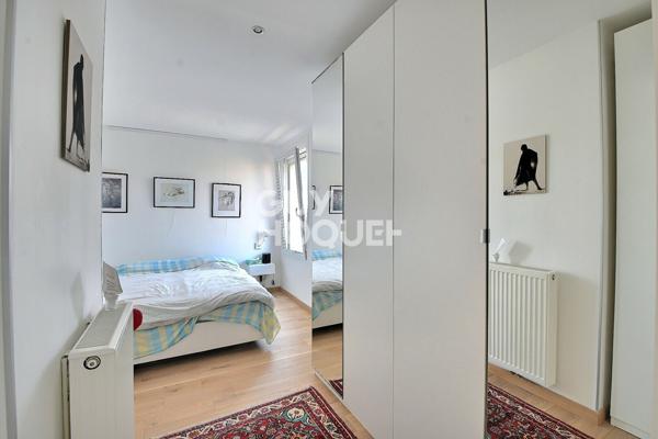 Bron Eglise - Appartement T2 de 76m² , dernier étage, grande terrasse sans vis-à-vis - Bron (69500)