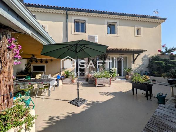 MAISON DE CARACTERE avec TERRASSE de 85m² et GARAGE de 90m²- GROS POTENTIEL D'AMENAGEMENT