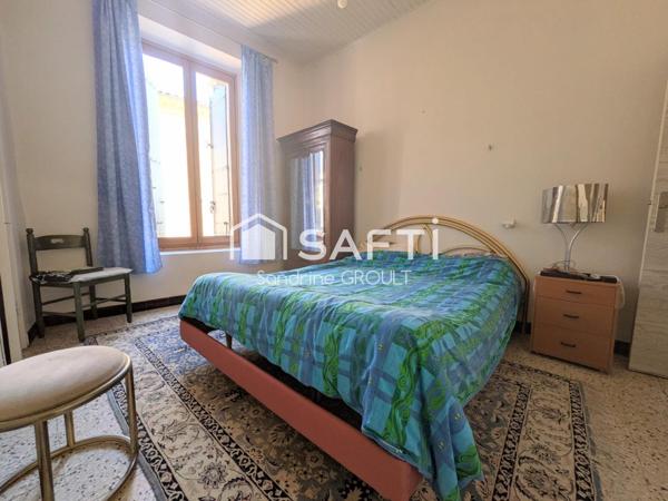 MAISON DE CARACTERE avec TERRASSE de 85m² et GARAGE de 90m²- GROS POTENTIEL D'AMENAGEMENT