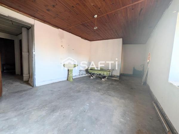 MAISON DE CARACTERE avec TERRASSE de 85m² et GARAGE de 90m²- GROS POTENTIEL D'AMENAGEMENT