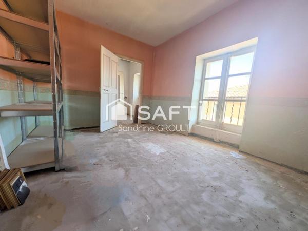 MAISON DE CARACTERE avec TERRASSE de 85m² et GARAGE de 90m²- GROS POTENTIEL D'AMENAGEMENT