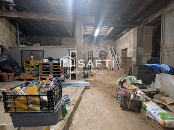 MAISON DE CARACTERE avec TERRASSE de 85m² et GARAGE de 90m²- GROS POTENTIEL D'AMENAGEMENT