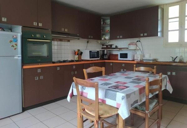 Maison en pierres, 93 m², 2 chs, terrain 522 m², Frênes