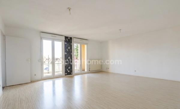 YUTZ - APPARTEMENT 3 PIECES DE 79 M² AVEC 2 CHAMBRES, UN BALCON ET UN GARAGE ! FORT POTENTIEL !