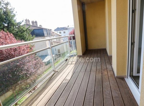 YUTZ - APPARTEMENT 3 PIECES DE 79 M² AVEC 2 CHAMBRES, UN BALCON ET UN GARAGE ! FORT POTENTIEL !