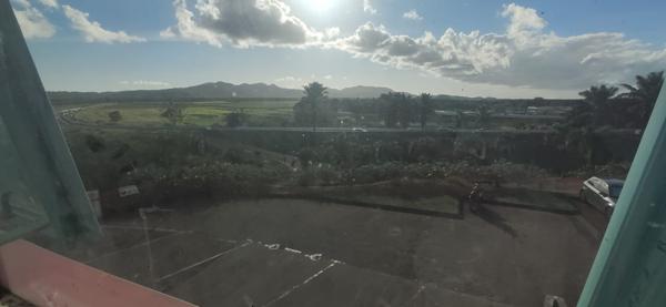 Location local commercial Ducos - 184 m² - 4 232 € / mois