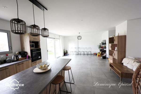 Maison de plain-pied (2024) sous garantie décennale DPE A Grande suite parentale à Nouaillé-Maupertuis