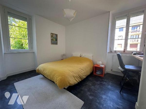 Idéalement situé en plein coeur de Saint-Servan, ce joli T2 d'environ 36 m² vous offre le confo...