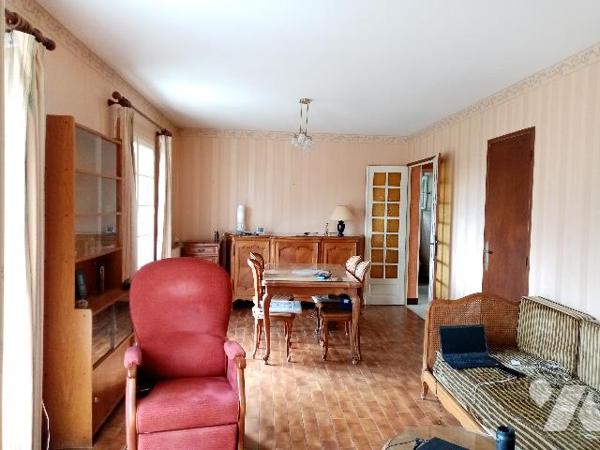 Pavillon avec grand terrain