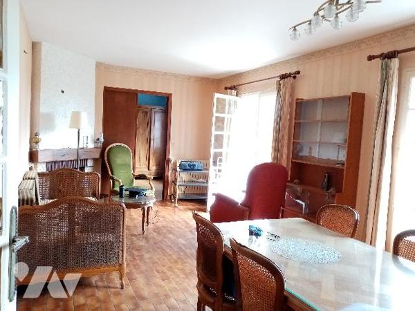 Pavillon avec grand terrain