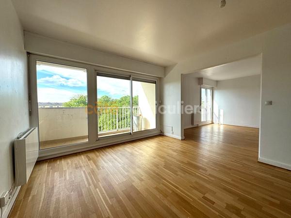 Vente
                Appartement78,99 m² - 4 Pièces -
                    ORLEANS (45000)