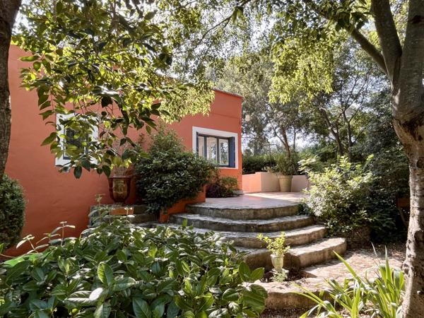 NIMES - QUARTIER LA PLANETTE - 2 MAISONS - JARDIN VERDOYANT - 4 CHAMBRES - PISCINE - CALME -