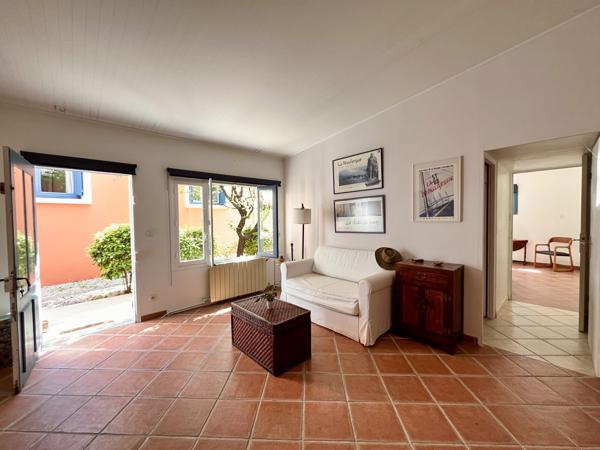 NIMES - QUARTIER LA PLANETTE - 2 MAISONS - JARDIN VERDOYANT - 4 CHAMBRES - PISCINE - CALME -
