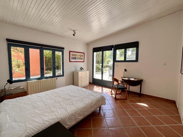 NIMES - QUARTIER LA PLANETTE - 2 MAISONS - JARDIN VERDOYANT - 4 CHAMBRES - PISCINE - CALME -