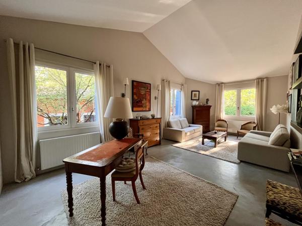 NIMES - QUARTIER LA PLANETTE - 2 MAISONS - JARDIN VERDOYANT - 4 CHAMBRES - PISCINE - CALME -