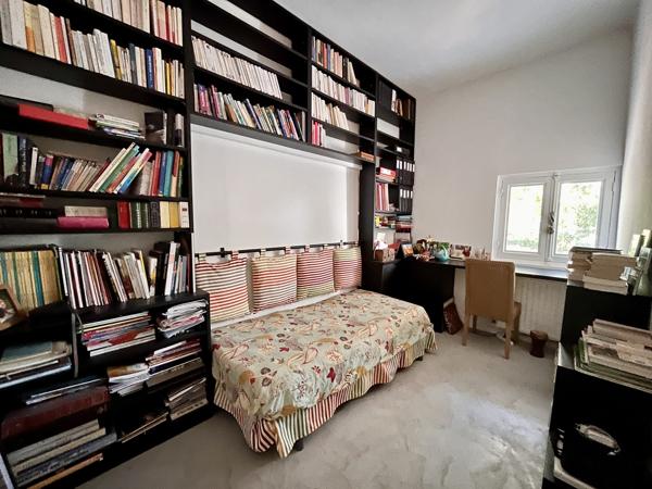 NIMES - QUARTIER LA PLANETTE - 2 MAISONS - JARDIN VERDOYANT - 4 CHAMBRES - PISCINE - CALME -