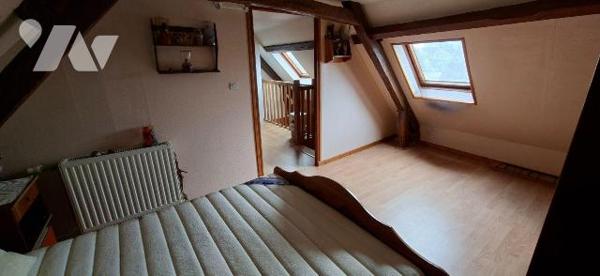 Maison à vendre à COUVRON ET AUMENCOURT, commune de 926 habitants située à 15km de LAON, 32km d...